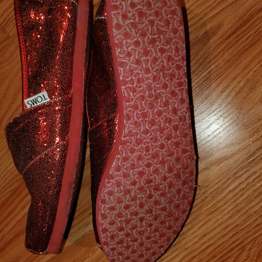 Toms Flats - Picture 2 of 2